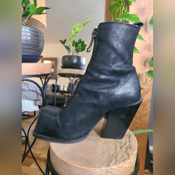 John Fluevog Stand Up Judd Platform Ankle Boot W8 - Picture 8 of 8